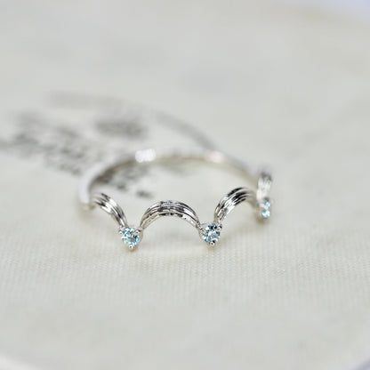 アイスブルーダイヤモンド 計0.06ct ラウンドブリリアントカット Pt900 3本爪×クラウンアーム【MJ2844】