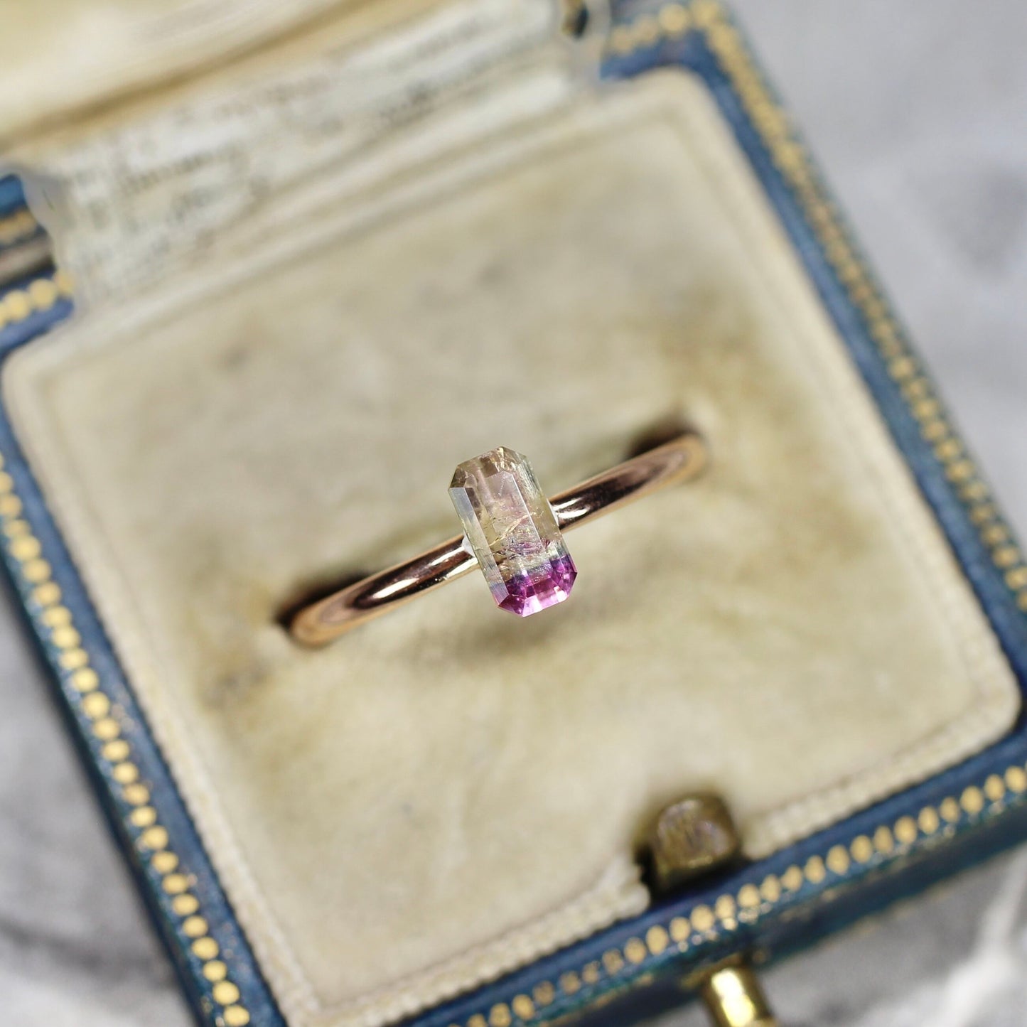 パーティーカラードトルマリン 0.60ct エメラルドカット 6.8mm×3.4mm×2.9mm【MJ2664】