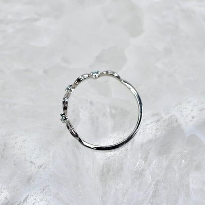 アイスブルーダイヤモンド 計0.06ct ラウンドブリリアントカット Pt900 3本爪×クラウンアーム【MJ2844】