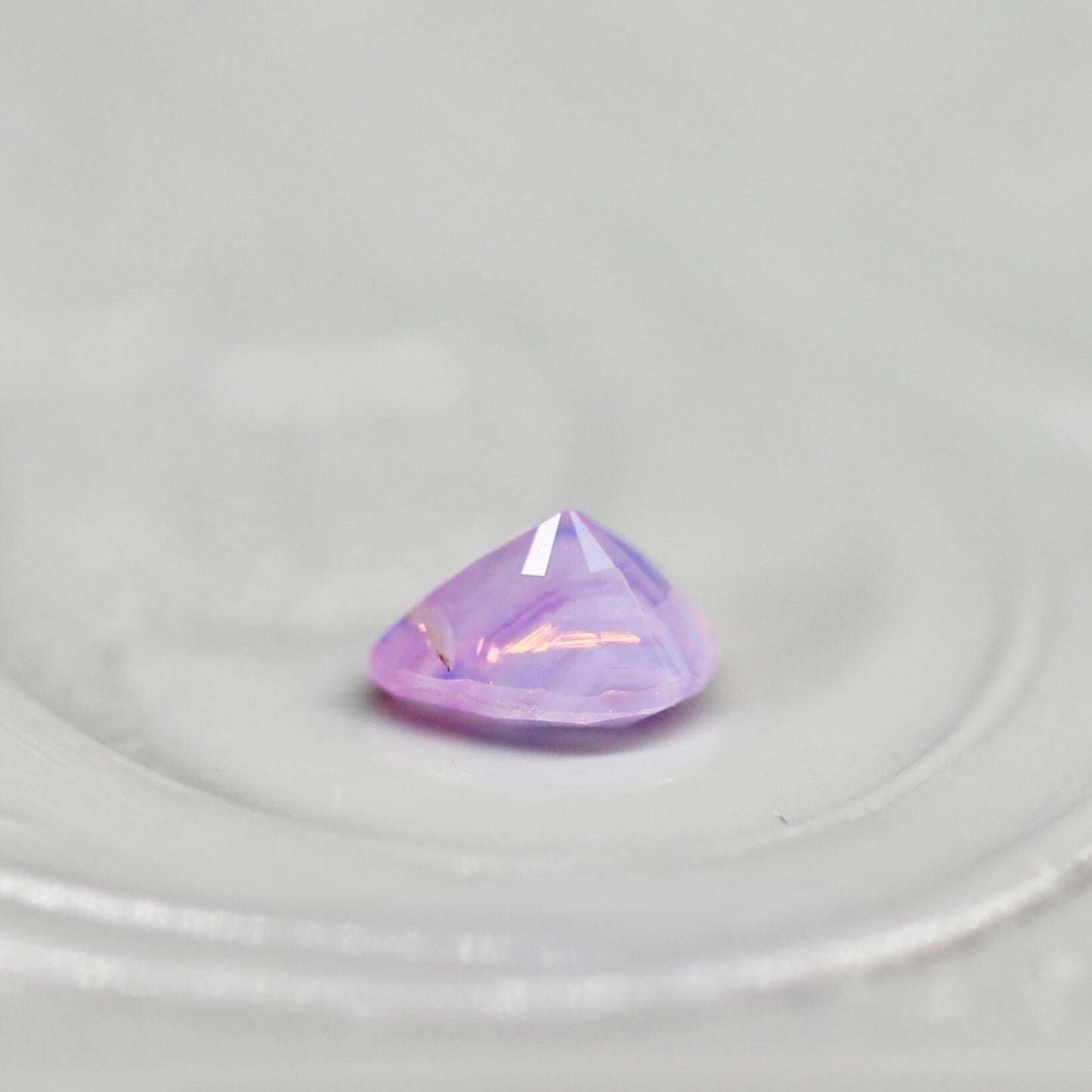 ペアシェイプカット シルキーパープルピンクサファイア　0.19ct  3.6mm×2.6mm×1.9mm 【MJ2525】