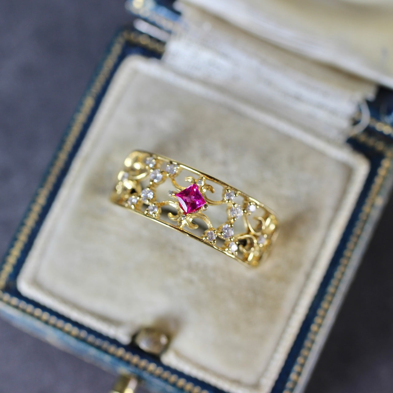 ルビー 0.11ct プリンセスカット  2.2mm×2.1mm×1.3mm【MJ2728】