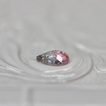 ペアシェイプ パーティーカラード トルマリン 0.34ct  5.7mm×3.6mm×1.9mm【MJ2572】