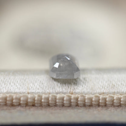 エメラルドローズカット ナチュラルダイヤモンド 0.82ct 5.3mm×4.2mm-2.3mm 【MJ2492】