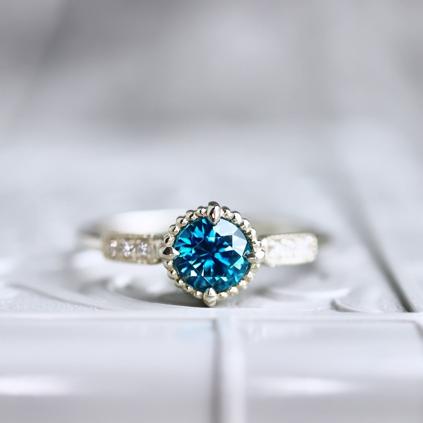 ラタナキリブルージルコン 0.73ct 5mm【MJ2539】