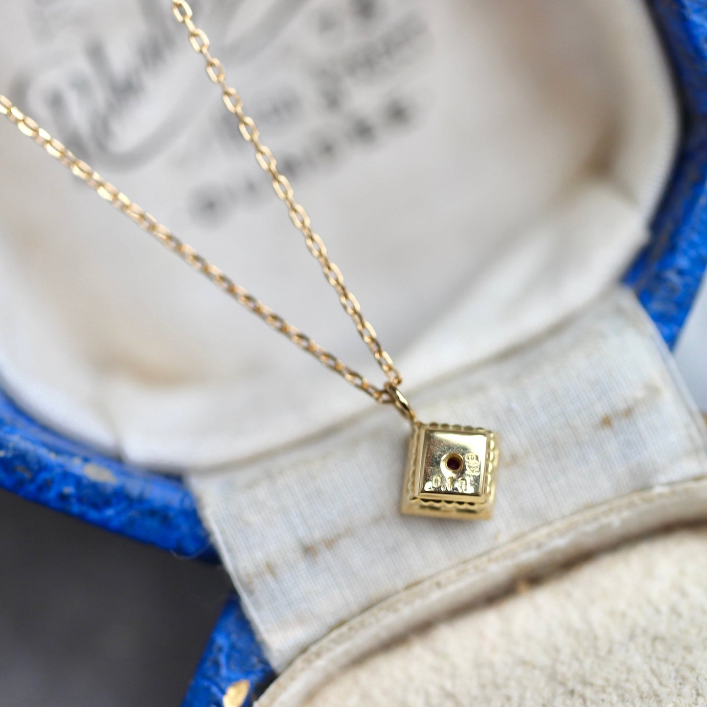 ルビー 0.18ct 3mm×3mm ミルフレーム ネックレス 【MJ2448】