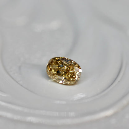 ブラウンダイヤモンド 0.12ct オーバルカット 3.5mm×2.5mm×1.9mm【MJ2629】
