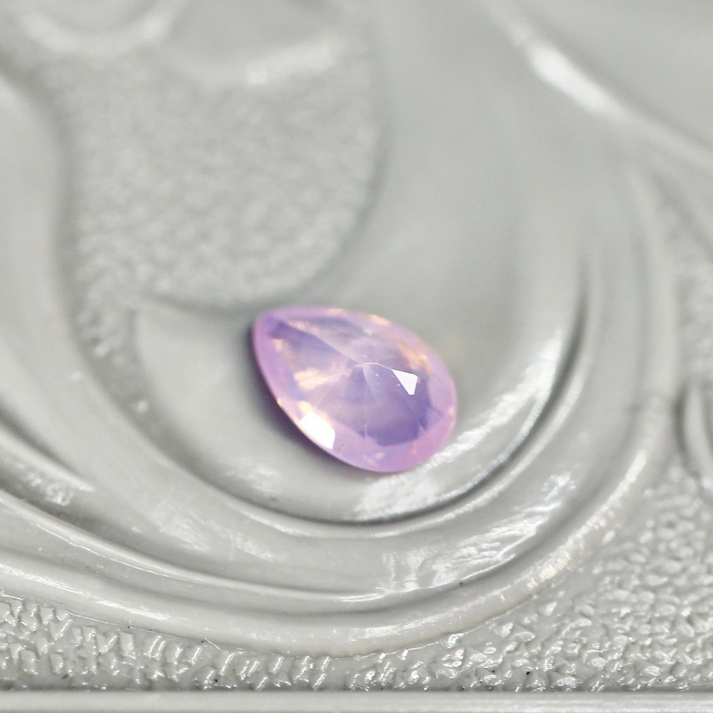 ペアシェイプカット シルキーパープルピンクサファイア　0.26ct  4.7mm×2.9mm×1.7mm 【MJ2522】