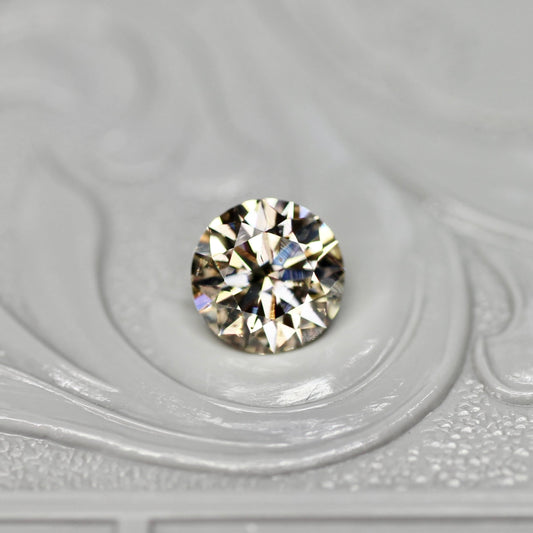 シャンパンブラウンダイヤモンド 0.664ct  VS-2 Very Good ラウンドブリリアントカット【MJ2680】