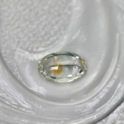 モンタナサファイア 0.25ct オーバルカット  4.7mm×2.9mm×2.0mm【MJ2733】