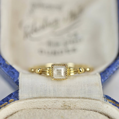 ホワイト系ダイヤモンド 0.14ct K10YG スクエアローズカット ミルフレーム×アンティークアーム【MJ2840】