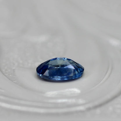 モンタナサファイア 0.29ct オーバルカット  4.9mm×3.0mm×2.1mm【MJ2730】