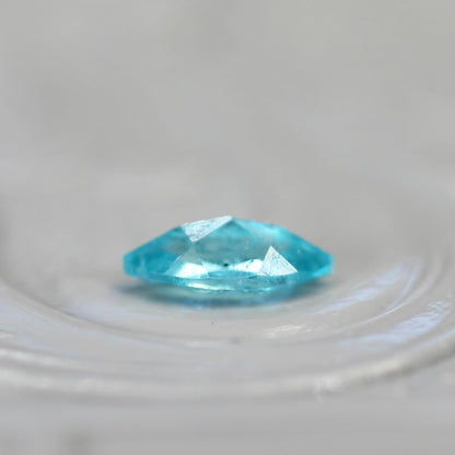 パライバトルマリン 0.160ct ブラジル産 マーキスカット 5.3mm×2.5mm×1.9mm【MJ2720】