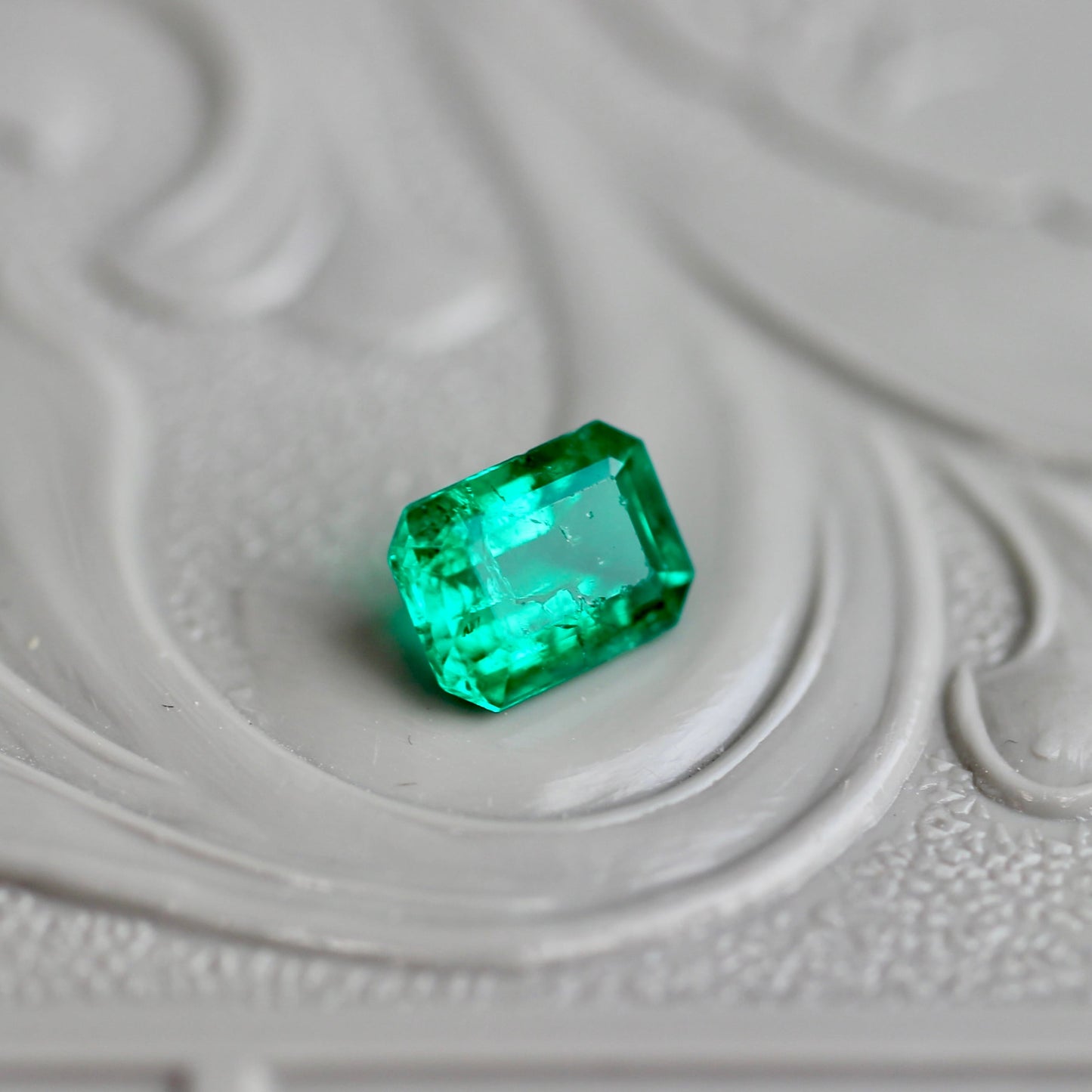 エメラルドカット エメラルド 0.34ct 5.0mm×3.6mm-2.4mm 【MJ2475】