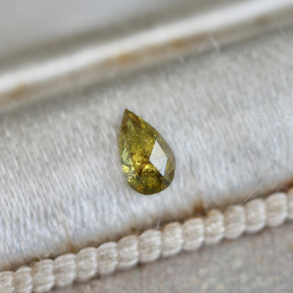 ペアシェイプカット ナチュラルダイヤモンド 0.125ct 4.1mm×2.5mm-1.5mm 【MJ2479】