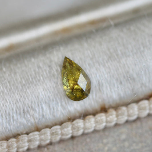 ペアシェイプカット ナチュラルダイヤモンド 0.125ct 4.1mm×2.5mm-1.5mm 【MJ2479】