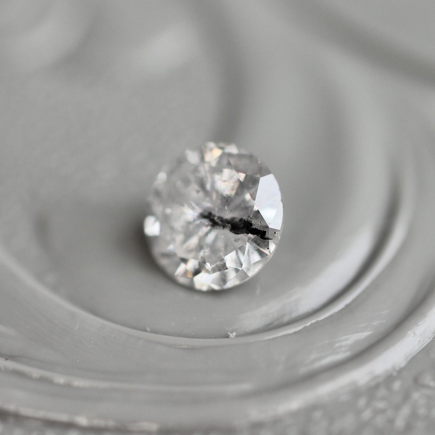 ソルトアンドペッパーダイヤモンド 0.23ct 3.8mm 【MJ2439】