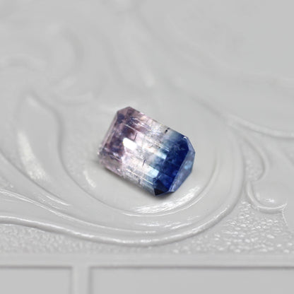 パーティーカラードトルマリン 1.17ct エメラルドカット 6.7mm×4.9mm×4.0mm【MJ2662】