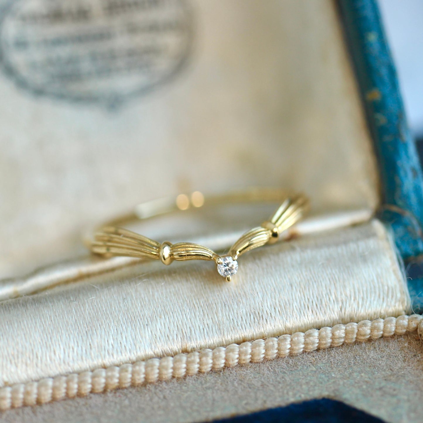 アンティークVリング ダイヤモンド0.02ct VSクラス 【MJ2503】