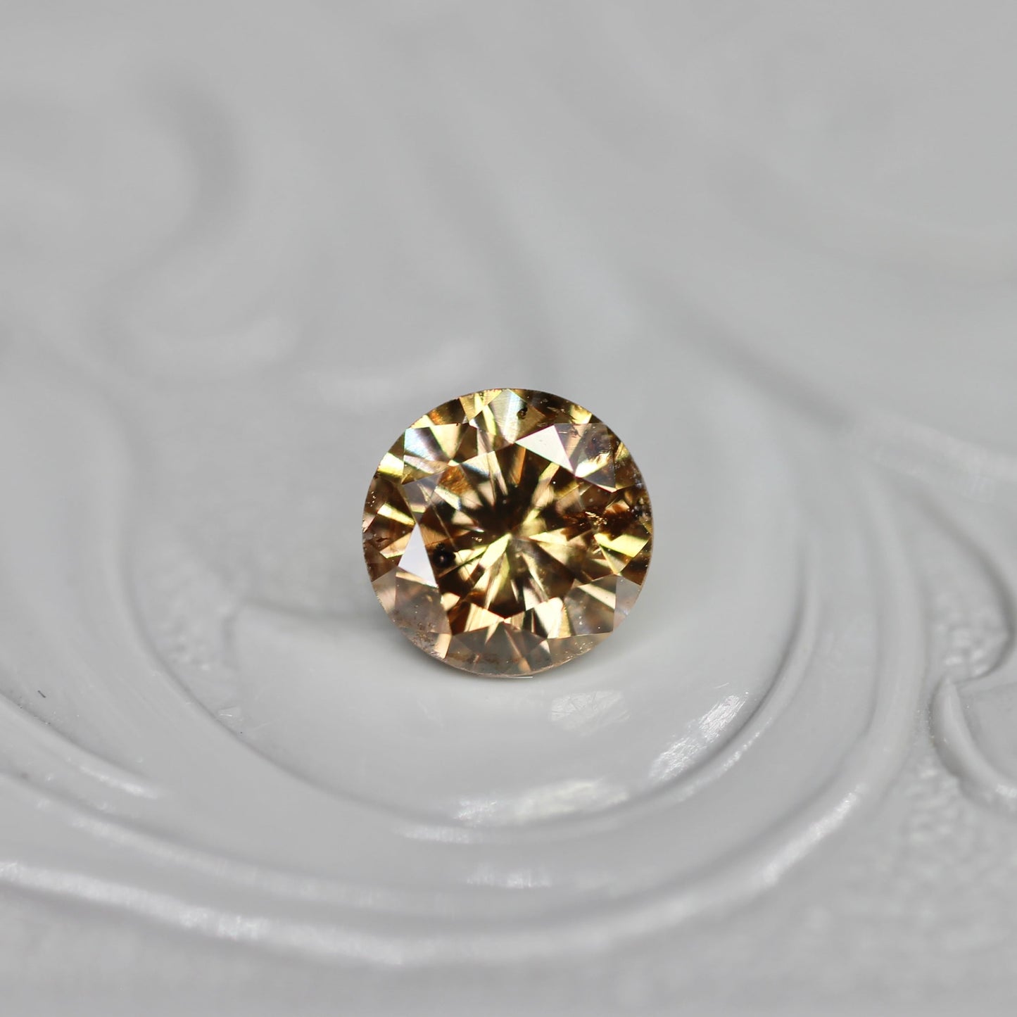 ショコラブラウンダイヤモンド 0.495ct ラウンドブリリアントカット 4.9mm×5.0mm×3.1mm【MJ2682】
