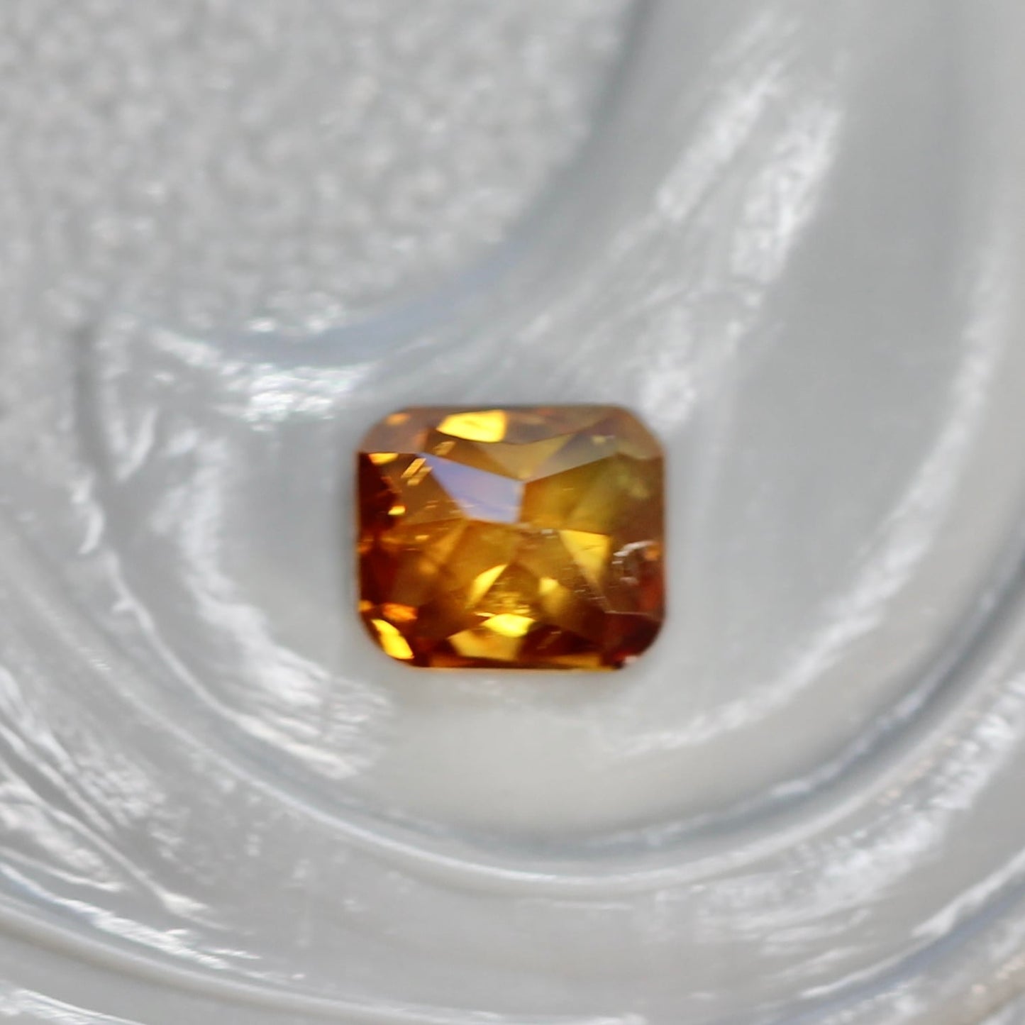 ブラウンダイヤモンド 0.115ct クッションカット 3.1mm×2.2mm×1.6mm【MJ2624】