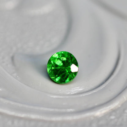 デマントイドガーネット 0.145ct 2.8mm 【MJ2488】