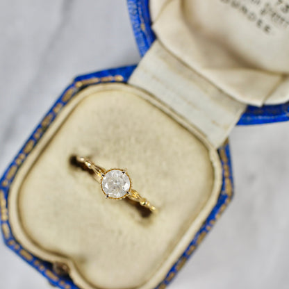 ホワイト系ダイヤモンド 0.56ct K10YG ラウンドブリリアントカット ミルフレーム×アンティークアーム【MJ2839】