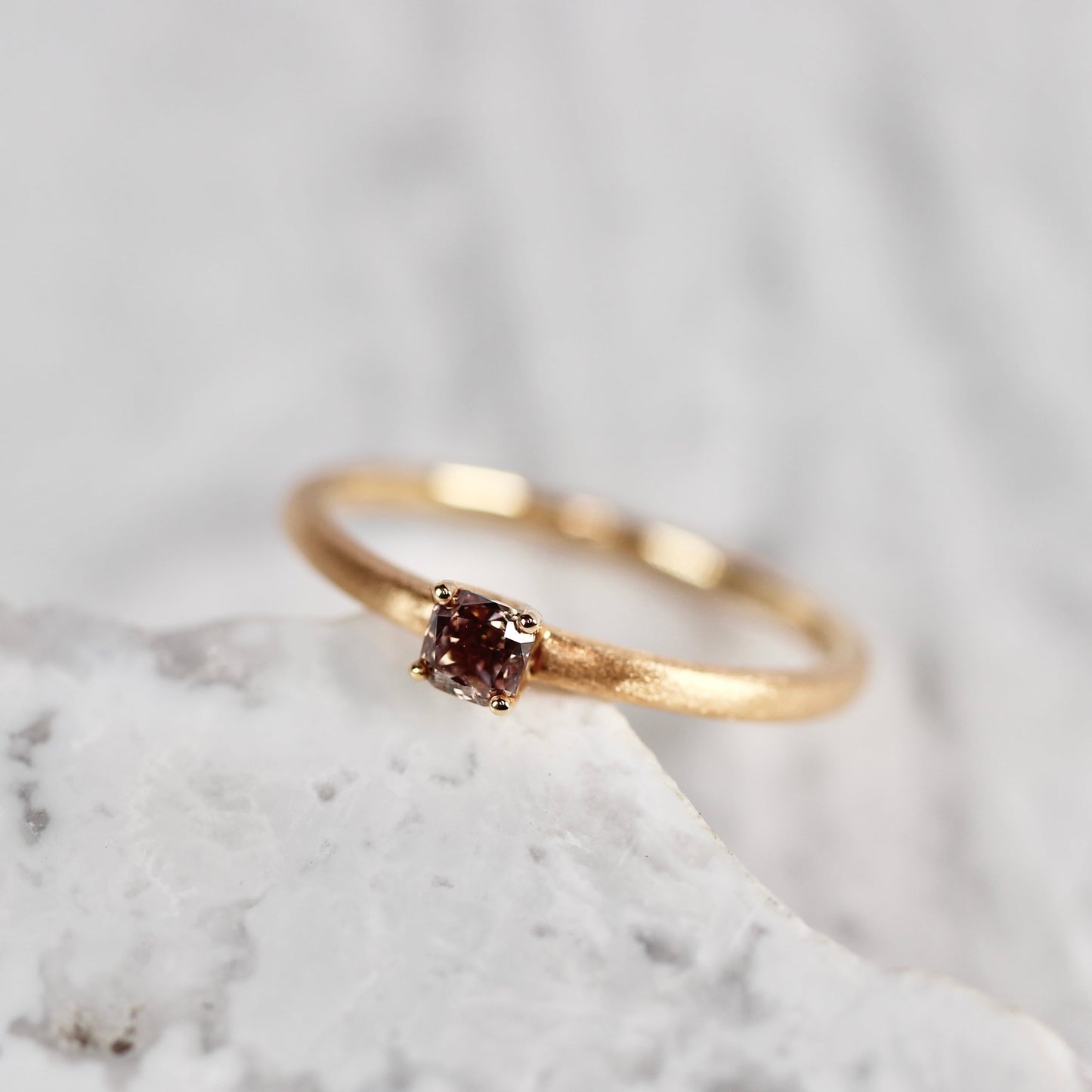 ピンクブラウンダイヤモンド 0.17ct K18PG クッションカット ４本爪(立て爪)×プレーンアーム(マット)
【MJ2836】