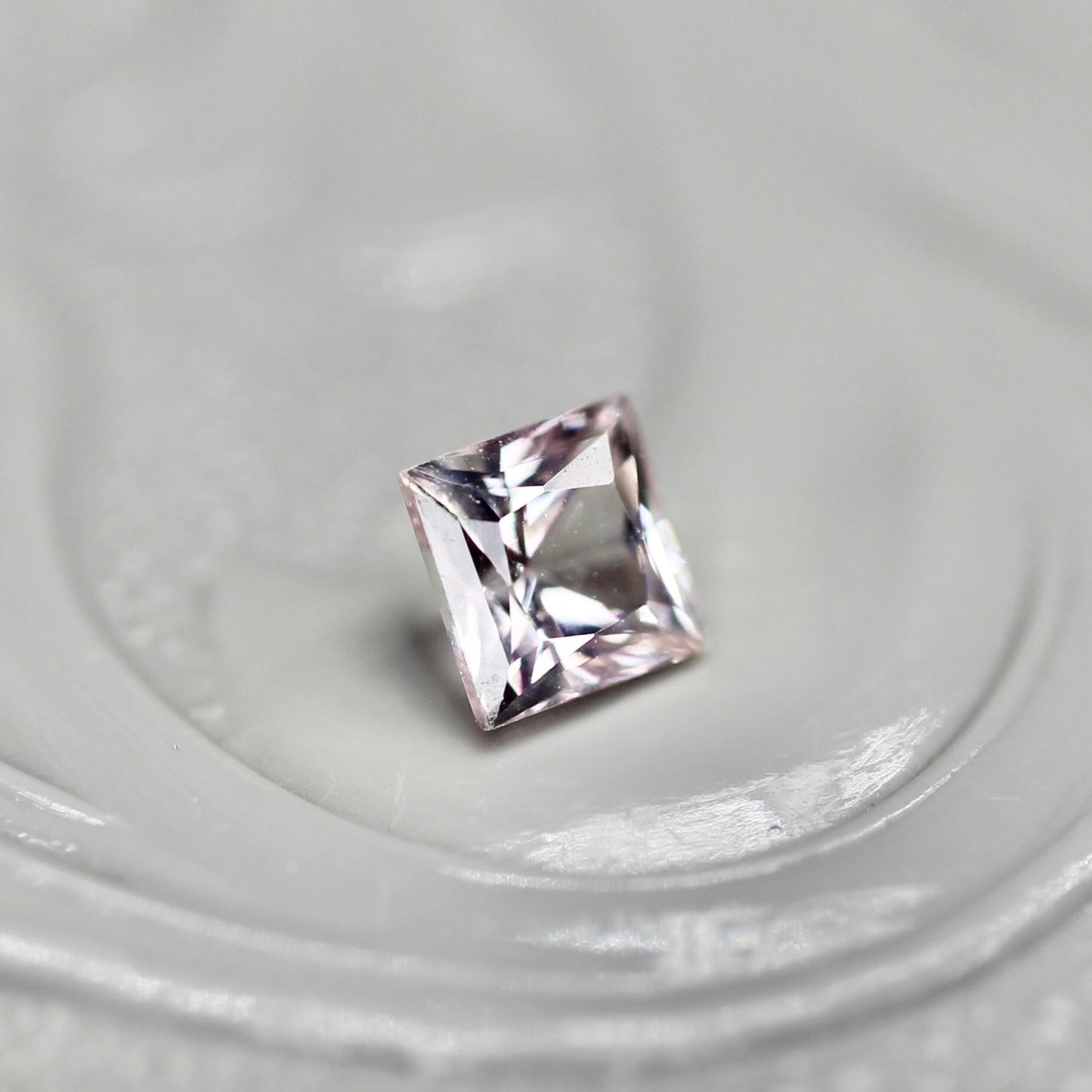 サファイア 0.24ct スクエアカット 3.3mm×3.3mm×2.4mm【MJ2690】