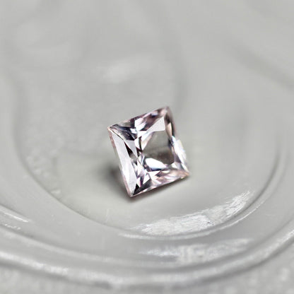 サファイア 0.24ct スクエアカット 3.3mm×3.3mm×2.4mm【MJ2690】