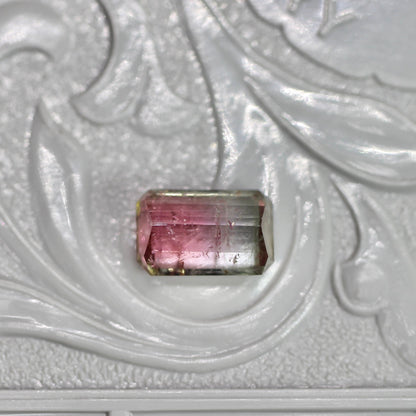 バイカラートルマリン 1.19ct エメラルドカット 7.8mm×5.0mm×3.4mm【MJ2655】