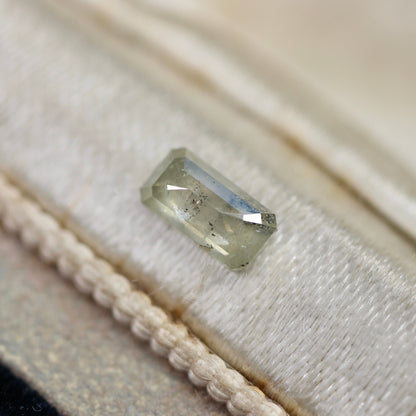 エメラルドローズカット ナチュラルダイヤモンド 0.38ct 5.2mm×2.6mm-1.3mm 【MJ2493】
