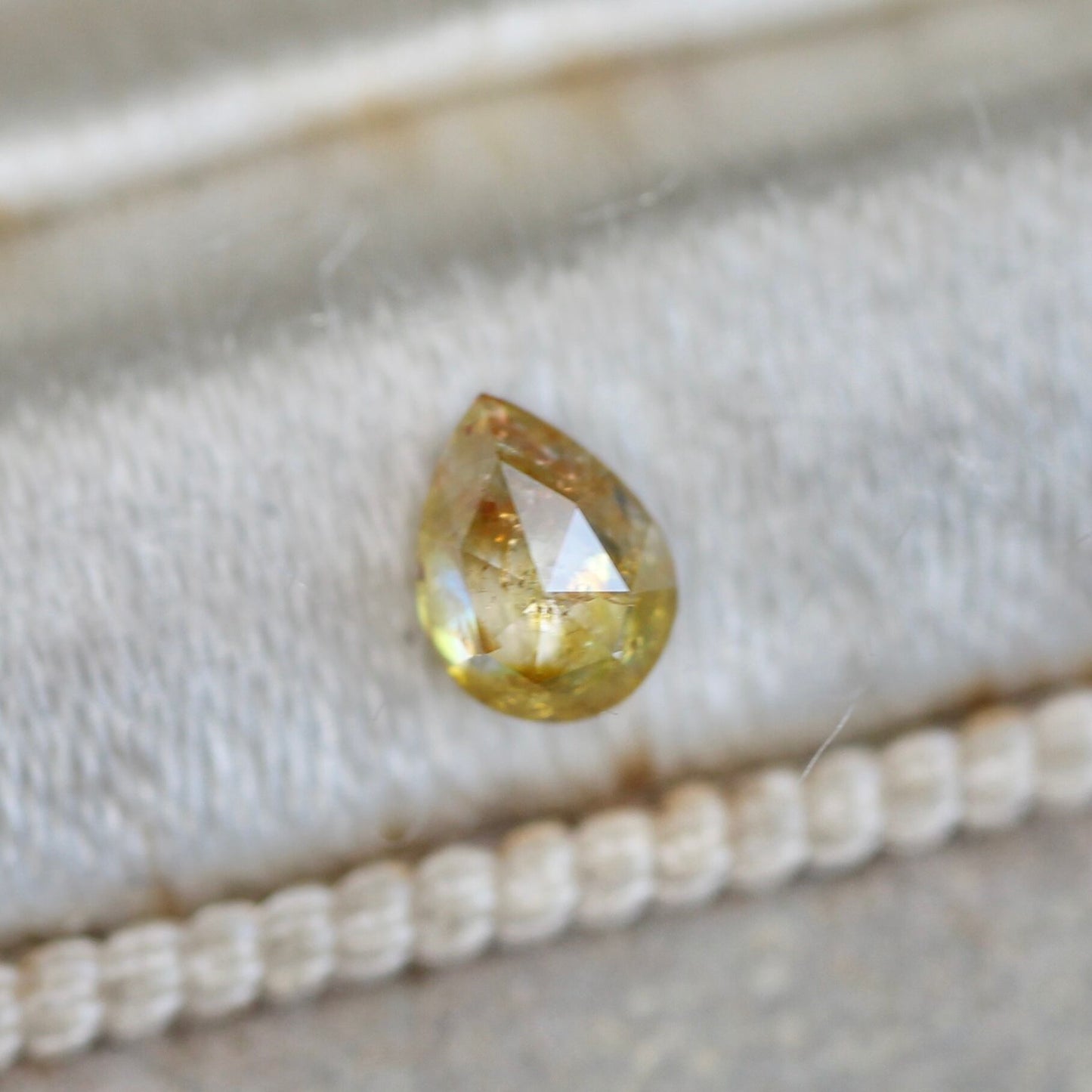 ペアシェイプカット ナチュラルダイヤモンド 0.230ct 4.2mm×3.2mm-1.9mm 【MJ2477】