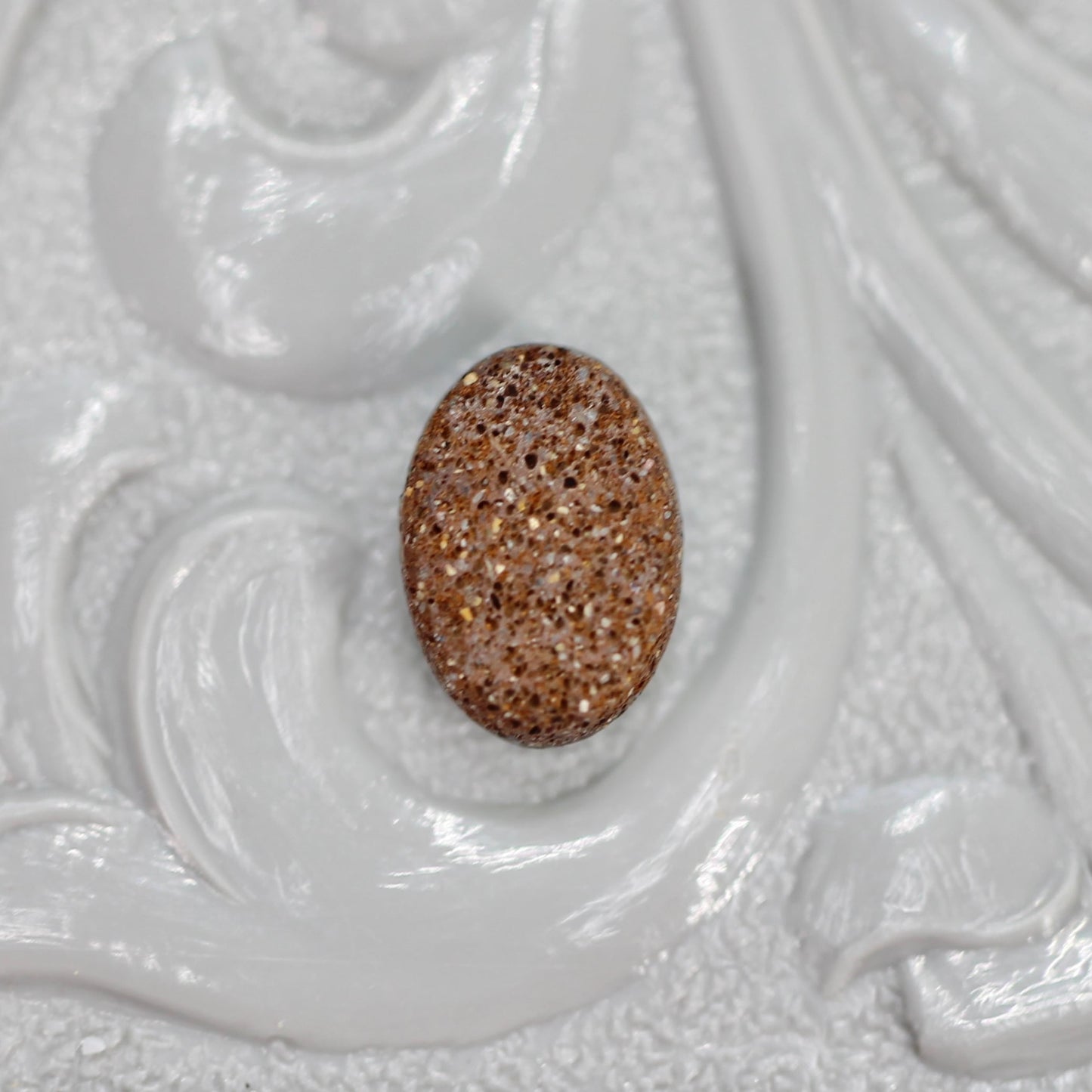 ボルダーオパール 0.36ct オーバルカボションカット 6.2mm×4.4mm×2.2mm【MJ2645】