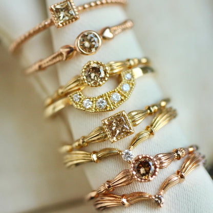 トラペゾイドリング ダイヤモンド 0.07ct VSクラス 【MJ2500】