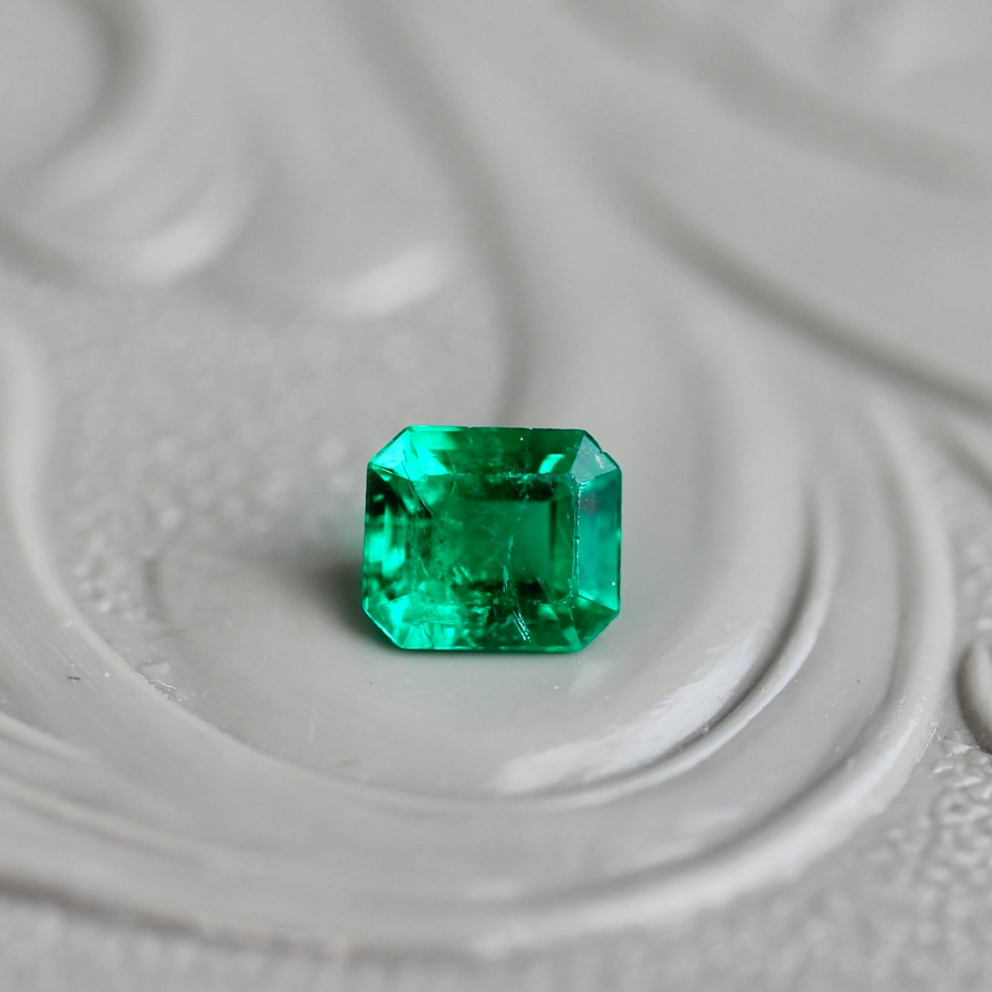 エメラルドカット エメラルド 0.19ct 3.8mm×3.2mm-2.1mm 【MJ2474】