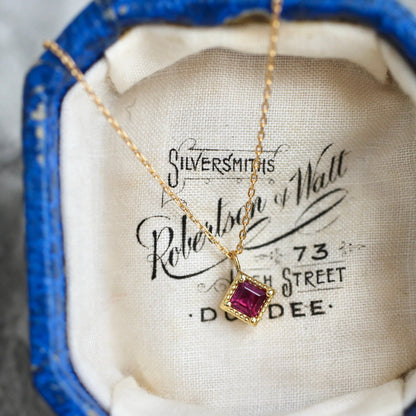 ルビー 0.18ct 3mm×3mm ミルフレーム ネックレス 【MJ2448】