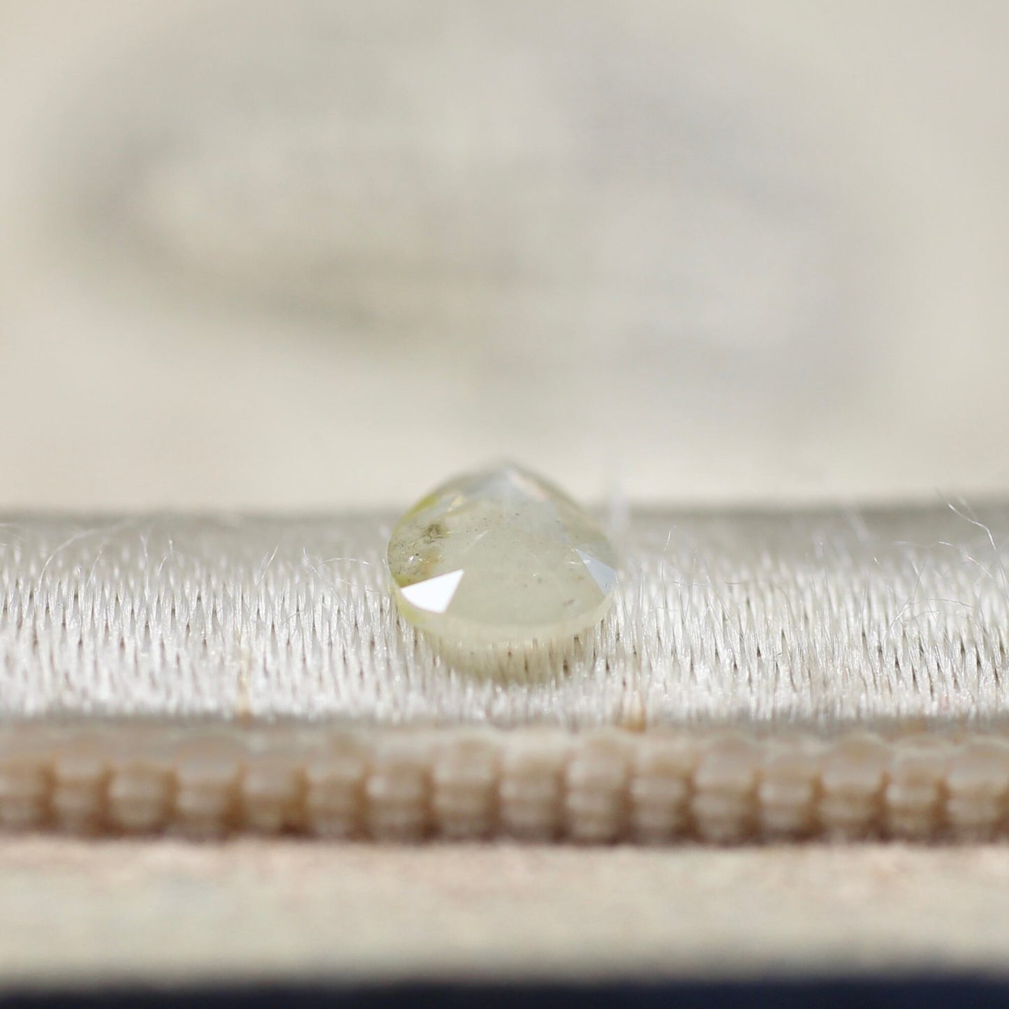 ペアシェイプカット ナチュラルダイヤモンド 0.19ct 4.9mm×3.4mm-0.6mm 【MJ2485】