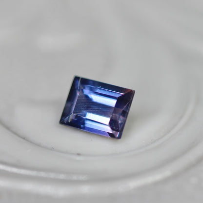 バイカラーサファイア 0.22ct スクエアカット 3.9mm×3.0mm×2.0mm【MJ2706】