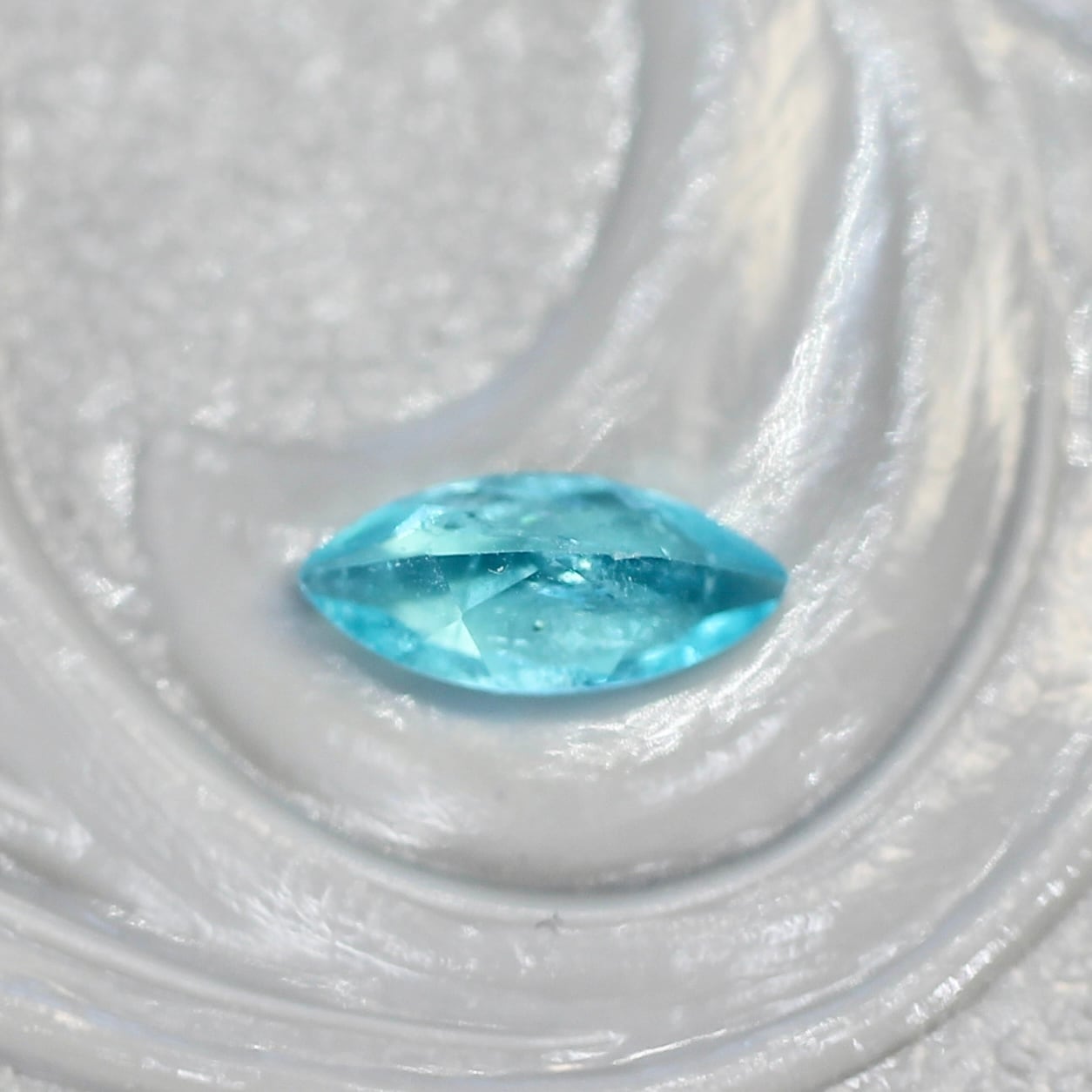 パライバトルマリン 0.160ct ブラジル産 マーキスカット 5.3mm×2.5mm×1.9mm【MJ2720】