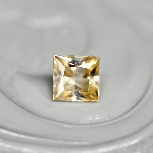 バイカラーサファイア 0.24ct スクエアカット 3.2mm×3.2mm×2.2mm【MJ2689】