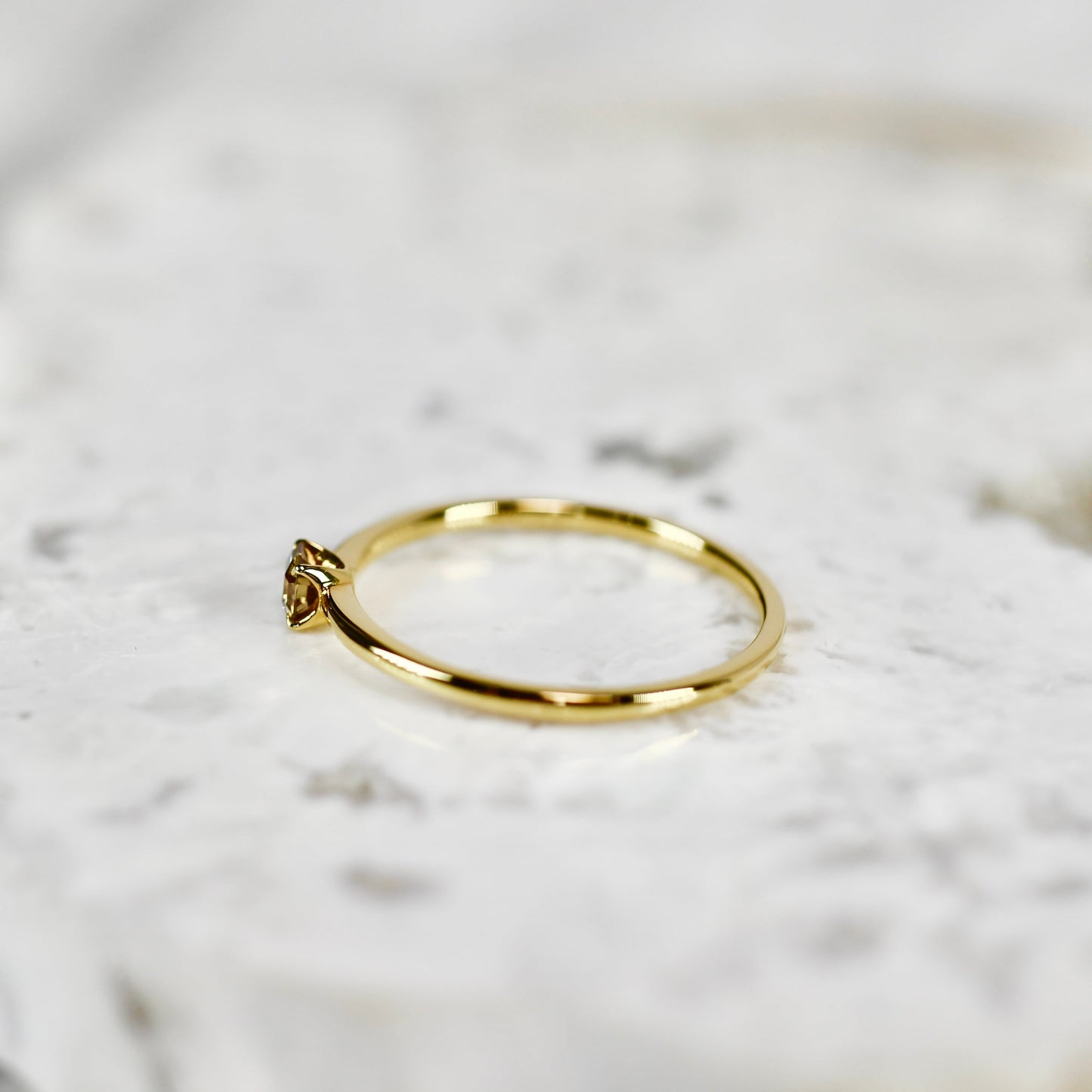 ブラウンダイヤモンド 0.135ct K10YG ラディアントカット 4本爪(立て爪)×プレーン(1mm)アーム【MJ2838】