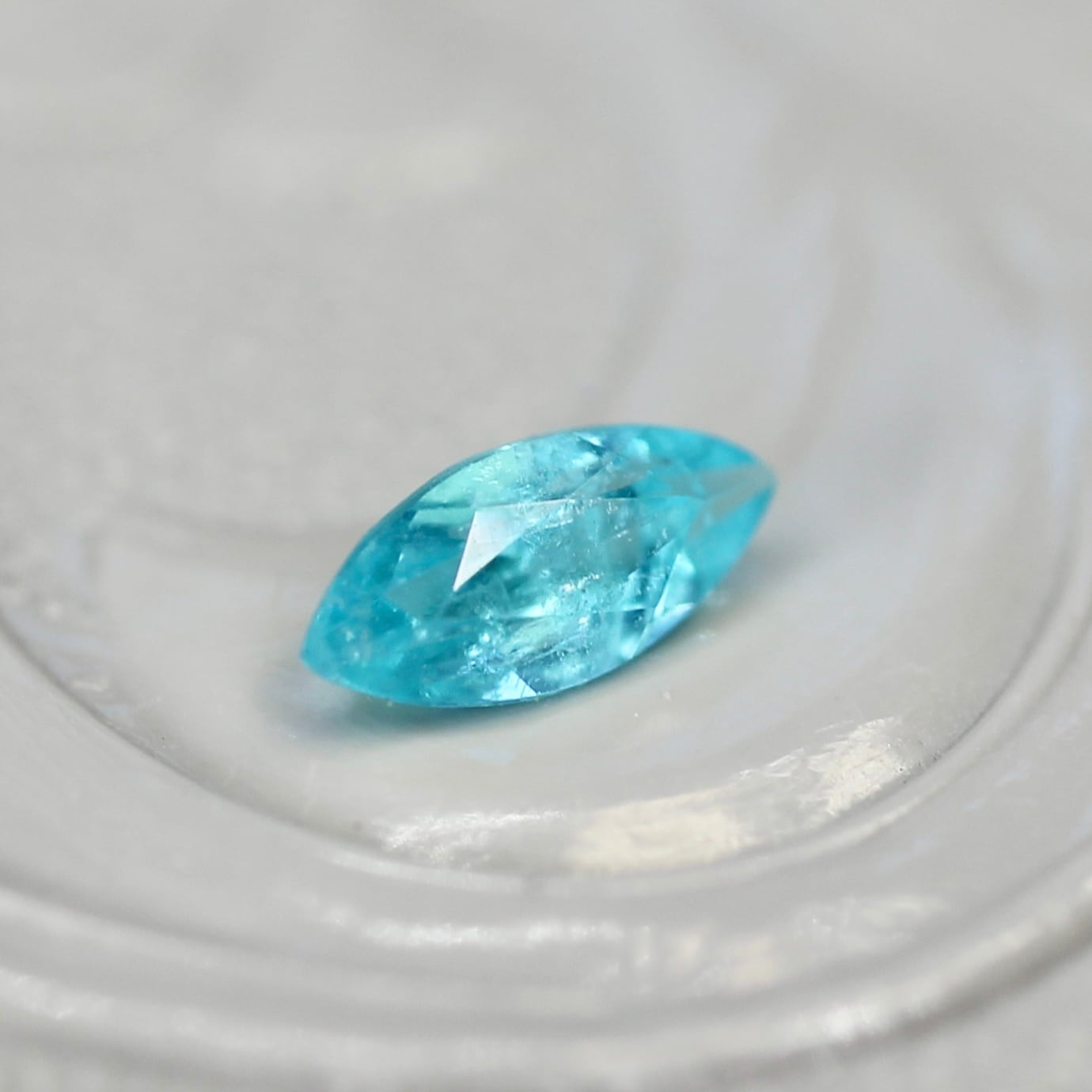 パライバトルマリン 0.160ct ブラジル産 マーキスカット 5.3mm×2.5mm×1.9mm【MJ2720】