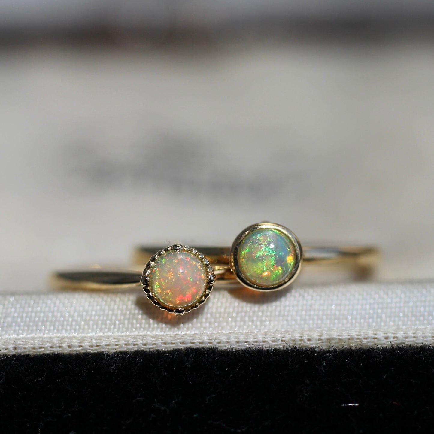 オパール 0.17ct  K18YG フクリン×プレーンアームリング 【MJ2401】