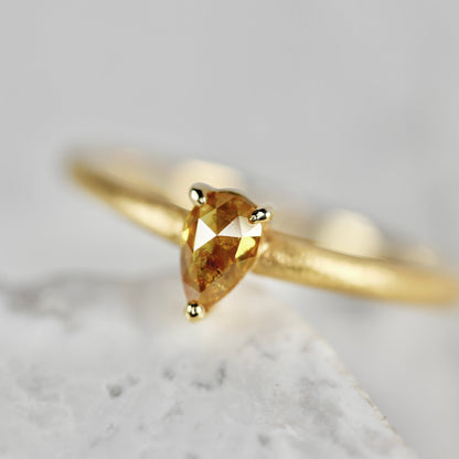 オレンジブラウンダイヤモンド 0.185ct K10YG ペアシェイプローズカット 爪留め(プレーン)×プレーンアーム(マット)【MJ2835】