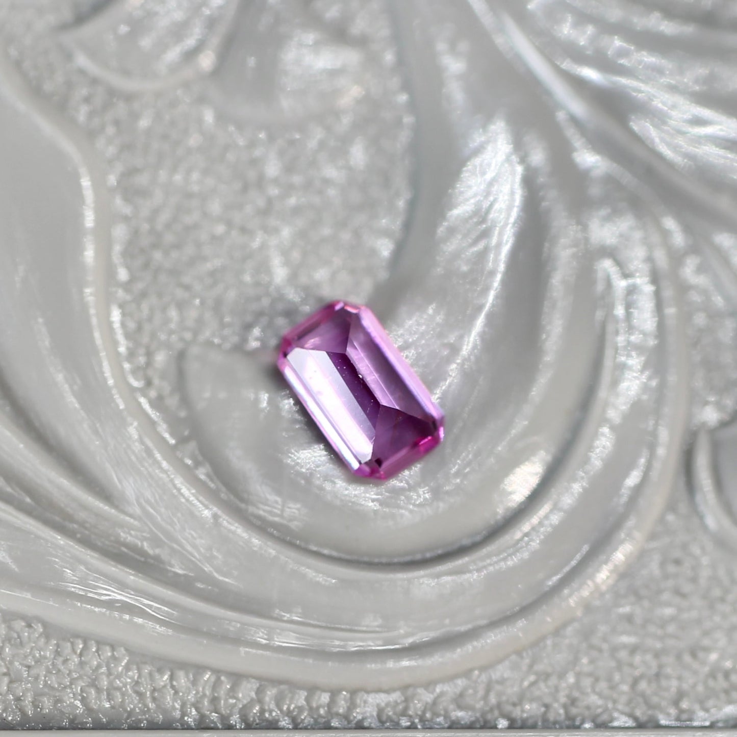 エメラルドカット パパラチアサファイア 0.202ct  3.9mm×2.4mm×1.3mm【MJ2581】