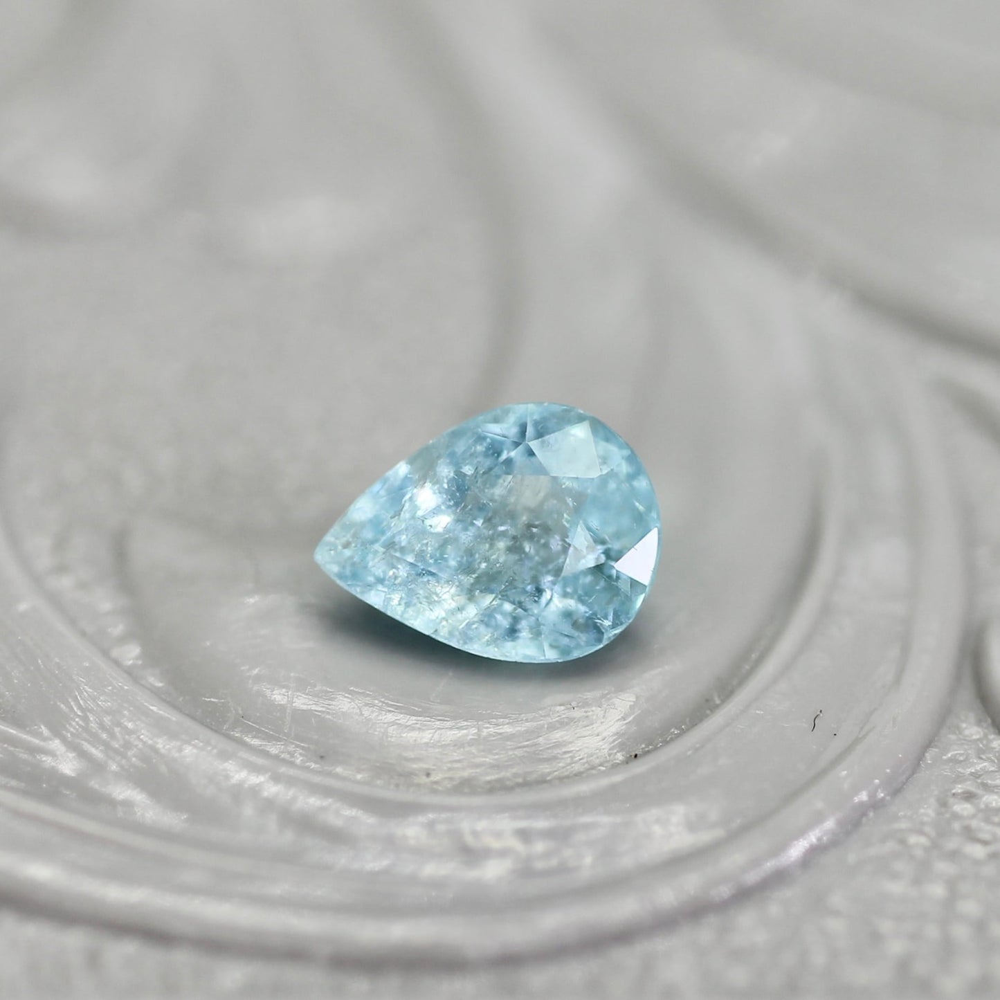 パライバトルマリン モザンビーク産 0.22ct ペアシェイプ 4.8mm×3.6mm×2.3mm【MJ2742】