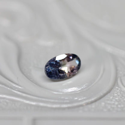 オーバルカット パーティーカラード トルマリン 0.31ct  5.3mm×3.0mm×2.0mm【MJ2578】