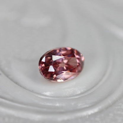 ピンクジルコン 0.43ct オーバルカット 5.1mm×3.5mm×2.7mm【MJ2704】
