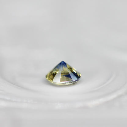 ラウンドカット バイカラーサファイア 0.19ct  3.1mm×3.1mm×1.7mm【MJ2541】