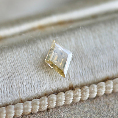 ダイヤカット シャンパンブラウンダイヤモンド 0.15ct 4.6mm×3.4mm-1.6mm 【MJ2469】